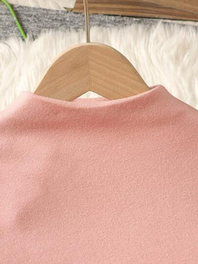 SHEIN طقم بيجاما للفتيات المراهقات مكون من قميص كم طويل من الفليس المركب مع رقعة مطرزة بشكل دب كرتوني ومن سروال طويل، مبطن حراريًا، للخريف/الشتاء، باللون الوردي
