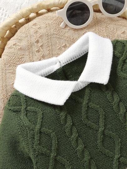 SHEIN جمبسوت رضيع بسترة خضراء، بياقة على طراز الرجال + جمبسوت طويلة الأكمام بنقشة الحبل المجدول مع جوارب، للمواليد الجدد
