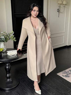 Flirla معطف/جاكيت طويل الأكمام مزخرف بالأزهار مع حزام، ياقة غير متماثلة، لون بيج