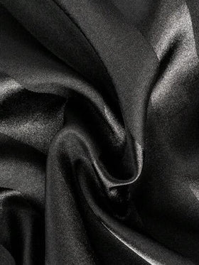 SHEIN بدلة بيجامة رجالية مكونة من سترة رقبة على شكل حرف V مع بنطلون، نسيج مخطط ذو نقشة جاكار باللون الأسود، خفيفة الوزن ومريحة للارتداء المنزلي في فصلي الخريف والشتاء