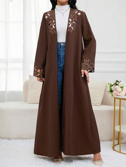 Al Najma عباءة نسائية فضفاضة مطرزة بالزهور مفرغة الأجزاء طويلة