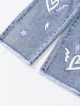 SHEIN بنطلون جينز مطبوع بطبعة قلب للفتيات الصغيرات، أنيق وجذاب للموضة اليومية والمدرسية