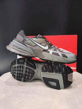 Nike أحذية نايك V2K الرياضية المريحة والمتعددة الاستخدامات ذات الرقبة المنخفضة للرجال للتنقل والتجول في المدينة