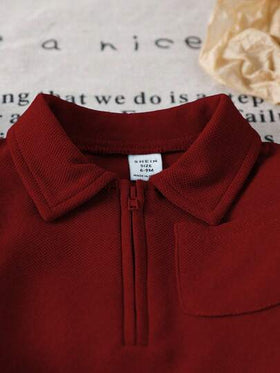 SHEIN ملابس كاجوال للأطفال الرضع، تتميز بلوحة ألوان دافئة وأناقة بسيطة. مريحة ومناسبة للمواسم الباردة قليلاً. ملابس علوية كم طويل مزودة بسحاب نصفي وياقة، تصميم سهل الارتداء؛ مقترنة بسراويل خصر مطاطي. مناسبة للتنزه والراحة والتمارين الخفيفة أو التجمعات الع