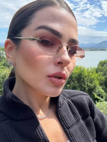 نظارة صغيرة بدون إطار بشكل بيضاوي، إكسسوارات معدنية بحرف، نمط كلاسيكي، نظارات أنيقة وعصرية للنساء مناسبة للاستخدام اليومي، التصوير الشارعي، العطلات، والشاطئ