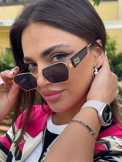 نظارة شمسية معدنية أنثوية عصرية غير متماثلة الشكل، إكسسوار شاطئي صيفي، تصميم حرفي متعدد الأوجه، بطراز أوروبي