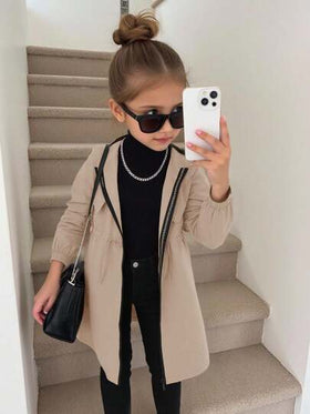 SHEIN معطف بارك متوسط الطول مع جيب وقلنسوة مزين بطباعة حرفية فضفاض، معطف خندق مزدوج الصدر بياقة فضفاضة، معطف رياح طويل فضفاض بطراز عسكري عادي، مناسب للتنقل والارتداء الخارجي، ملابس Y2K للفتيات. موسم العودة إلى المدرسة. تطابق الأم والأخت والأنا.