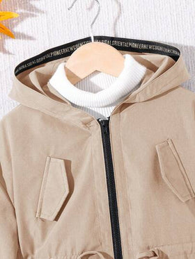 SHEIN معطف بارك متوسط الطول مع جيب وقلنسوة مزين بطباعة حرفية فضفاض، معطف خندق مزدوج الصدر بياقة فضفاضة، معطف رياح طويل فضفاض بطراز عسكري عادي، مناسب للتنقل والارتداء الخارجي، ملابس Y2K للفتيات. موسم العودة إلى المدرسة. تطابق الأم والأخت والأنا.