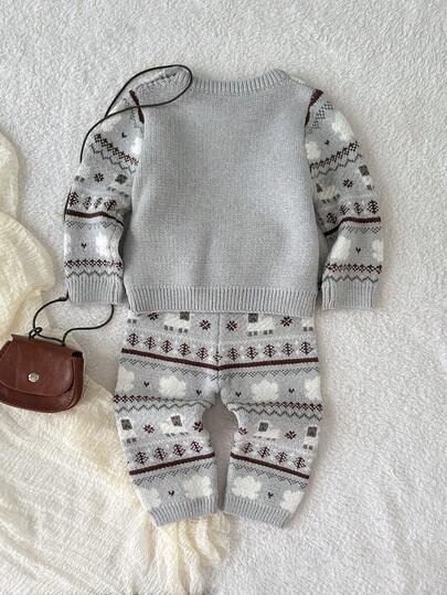 SHEIN Playful Pals كنزة صوفية صوفية طويلة الأكمام بياقة مستديرة باللون الرمادي مع نقشة خروف صغير وبنطال صوفي مخطط طويل، مناسب للحياة اليومية والسفر والعطلات والمنزل والحضانة.