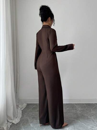 SHEIN Elenzya جمبسوت نسائية أنيقة بخصر مشدود وجيوب وياقة على شكل حرف V وأكمام طويلة، باللون البني، مناسبة للتنقل اليومي