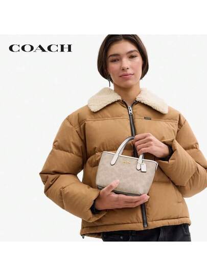 Coach حقيبة سيتي 15 ذات شعار العلامة التجارية قابلة للإزالة، من القماش المطلي، حقيبة كتف نسائية صغيرة، بيج/أبيض طباشيري CW032-IMXDM