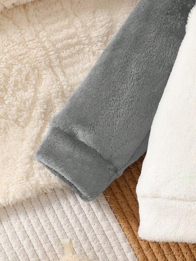 SHEIN Vintaside Kids طقم ملابس علوية كم طويل وبنطلون للأطفال الصغار بطبعة دب جميلة، بألوان تباين الأزرق والأبيض، مناسب للارتداء اليومي، للداخل والخارج، في فصلي الخريف والشتاء