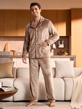 Manfinity Underwear&Sleepwear Basics بدلة بيجاما من الفليس للرجال، قميص بجيبين، بنطلون بدون جيوب، طوق واسع، قياس عادي، طراز كاجوال، ملابس خريف/شتاء، ناعم وممتع