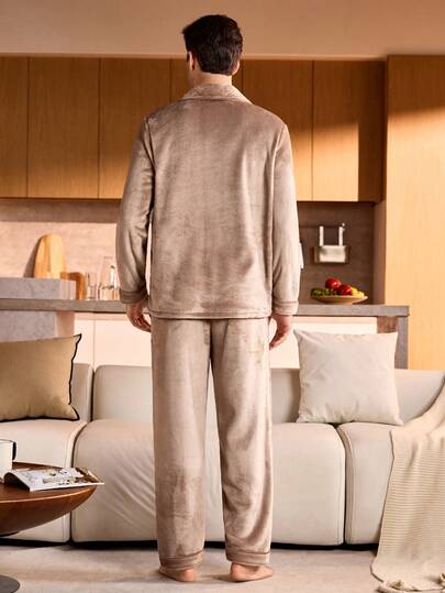 Manfinity Underwear&Sleepwear Basics بدلة بيجاما من الفليس للرجال، قميص بجيبين، بنطلون بدون جيوب، طوق واسع، قياس عادي، طراز كاجوال، ملابس خريف/شتاء، ناعم وممتع