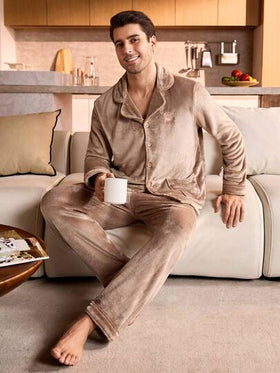 Manfinity Underwear&Sleepwear Basics بدلة بيجاما من الفليس للرجال، قميص بجيبين، بنطلون بدون جيوب، طوق واسع، قياس عادي، طراز كاجوال، ملابس خريف/شتاء، ناعم وممتع