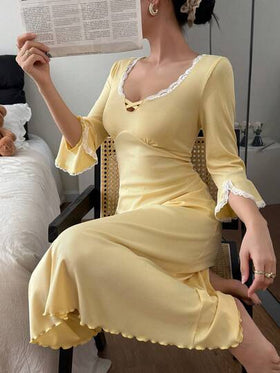SHEIN Napfluff فستان نوم نسائي مناسب للشتاء، بياقة مربعة مناسبة، بأكمام ثلاثة أرباع، بتصميم ملائم، مصنوع من قماش محبوك مرقع بتطريز الدانتيل متباين الألوان