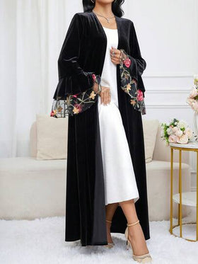 Al Najma عباءة نسائية أنيقة وعصرية مطرزة بالزهور