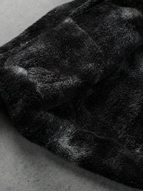 Manfinity Homme معطف فليس مزخرف بطباعة التعتيق والحرف للرجال في فصل الخريف/الشتاء