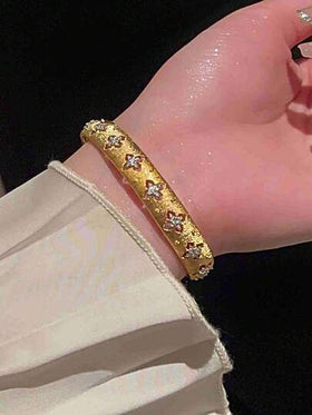 سوار فضة عيار 925 أنيق بطراز إيطالي ملكي مزخرف بالزهور والنقوش، مطلي بالروديوم مرصع بالزركونيا التشيكية، مناسب كهدية للخطوبة والذكرى السنوية وعيد الحب وعيد الميلاد