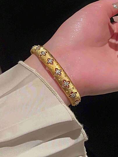 سوار فضة عيار 925 أنيق بطراز إيطالي ملكي مزخرف بالزهور والنقوش، مطلي بالروديوم مرصع بالزركونيا التشيكية، مناسب كهدية للخطوبة والذكرى السنوية وعيد الحب وعيد الميلاد