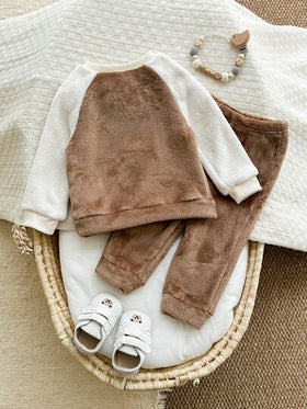Cozy Pixies مجموعة ملابس علوية وبنطلون سميك ذو خصر مطاطي للأطفال الصبيان، بنمط الدب بألوان متباينة، كم راجلان وياقة طاقم، للخريف/الشتاء، قطعتان
