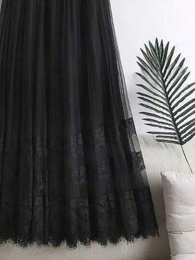 تنورة نسائية من الشبك والدانتيل المتباين مع كشكشة على شكل خط A