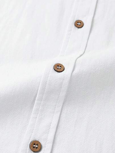 Manfinity Homme قميص رجالي أبيض فضفاض بأكمام طويلة وتصميم جيبين من مانفينيتي، قميص رجالي أبيض كاجوال للأعمال. قميص رجالي أبيض بجيب. قميص رجالي أبيض بأزرار. قميص كاجوال بجيبين. طراز أكمام طويلة، مناسب للرجال. للخروجات الكاجوال، التنقل للعمل، يمكن ارتداؤه ب