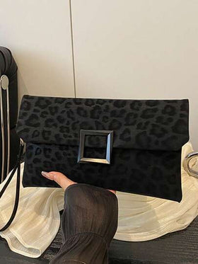 حقيبة كلاتش للنساء، حقيبة مربعة صغيرة ذات طبعة نمر عصرية، حقيبة يد بغطاء
