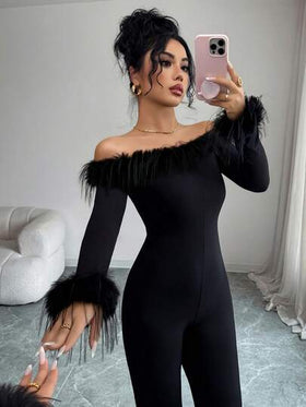 Selianne جمبسوت طويلة الأكمام بياقة منحرفة الكتف مع أساور فرائية مريحة وأنيقة للنساء، بتصميم كاجوال وعصري وجذاب للارتداء اليومي والمناسبات الرومانسية