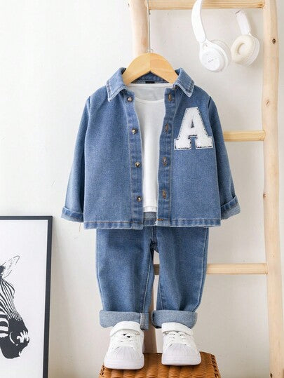 SHEIN طقم جينز مكون من 3 قطع للأطفال الرضع ذكور/إناث، مناسب للربيع والخريف: جاكيت جينز بأكمام طويلة مع طوق وإغلاق بأزرار، ملابس علوية بياقة مضفرة بأكمام قصيرة، بنطلون جينز كاجوال باهت. ناعم، مريح، متعدد الاستخدامات للخروج والمدرسة والمنزل