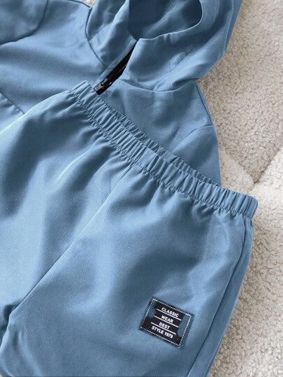 SHEIN مجموعة ملابس علوية كنزة مع قبعة مزينة وبنطلون خصر مطاطي للأطفال الصبيان باللون الأزرق، ملابس رياضية كاجوال مناسبة للارتداء داخل وخارج المنزل في فصلي الخريف والشتاء