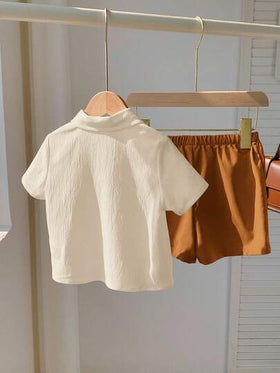 SHEIN طقم كاردجان بياقة وأكمام قصيرة مطبوع عليه خيل وشورت ذو خصر مطاطي للأطفال الصبيان , 2 قطعة