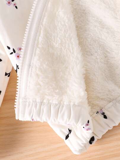 SHEIN Playful Pals معطف بناتي للأطفال الرضع والصغار للخريف/الشتاء، جاكيت كاجوال جميل بطبعات زهور وردية، دافئ وسميك، مبطن بالحرارة، مزود بقبعة