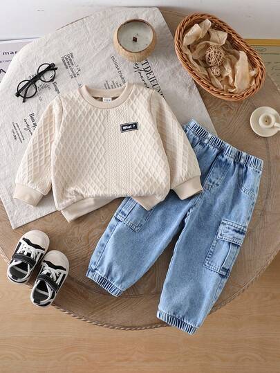 SHEIN Playful Pals مجموعة ملابس علوية بأكمام طويلة وبنطال جينز للأطفال الرضع الجنسين، لون أزرق داكن، مناسبة للخروجات والملابس اليومية والرياضة الخفيفة وحفلات عيد الميلاد، ملابس أولاد الخريف والشتاء، بنطال جينز مكدس، ملابس أولاد الشارع، مجموعة بنطال جينز ل