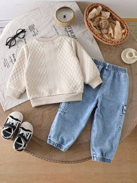 SHEIN Playful Pals مجموعة ملابس علوية بأكمام طويلة وبنطال جينز للأطفال الرضع الجنسين، لون أزرق داكن، مناسبة للخروجات والملابس اليومية والرياضة الخفيفة وحفلات عيد الميلاد، ملابس أولاد الخريف والشتاء، بنطال جينز مكدس، ملابس أولاد الشارع، مجموعة بنطال جينز ل