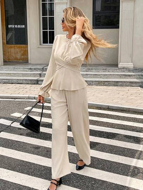 SHEIN Frenchy طقم بلوزة وبنطلون للنساء بتصميم رقبة طاقم وأكمام طويلة وتصميم متقاطع، لون أحادي، طقم كاجوال مكون من قطعتين