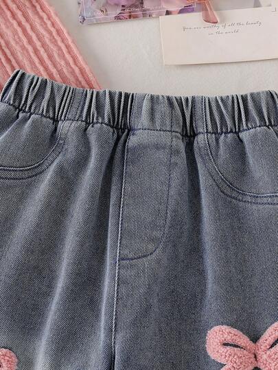 Elladie kids مجموعة من قطعتين للبنات الصغيرات على الطراز الكوري، ملابس علوية طويل الأكمام بياقة مكسرة حلوة وجميلة + بنطلون جينز مستقيم الساق مزين بفيونكة مطرزة، بدلة رياضية كاجوال مناسبة للعطلات والسفر والعودة للمدرسة في الربيع والخريف والشتاء