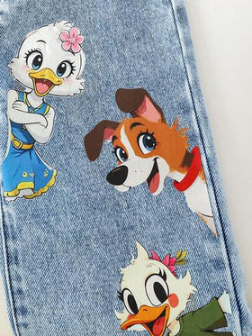 SHEIN Playful Pals بنطلون جينز أطفال بناتي كاجوال صيفي جديد وصول، لون أزرق فاتح، طباعة حيوانات جميلة، قصة فضفاضة وساق مستقيمة، متعدد الاستخدامات للارتداء اليومي والعودة للمدرسة