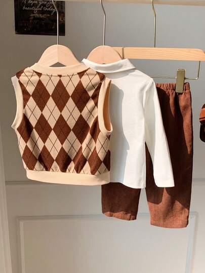 SHEIN مجموعة من 3 قطع للأطفال الصبيان، قميص أبيض بأكمام طويلة مبطن حراريًا بطراز بريبي، سترة مربعة والبنطلون المخمل، مناسب للارتداء الداخلي والخارجي والتزلج والاستخدام اليومي والرياضة واللعب والحفلات والتصوير في فصل الخريف/الشتاء