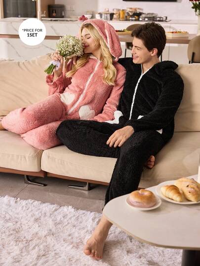 CoupledUp جمبسوت نوم طويلة الأذن فاخرة مع قبعة للرجال، بيجامة شتوية للأزواج، مريحة