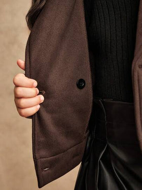 SHEIN معطف بياقة واسعة وأكمام طويلة للبنات، مصنوع من قماش ناعم وصديق للبشرة، سهل التنسيق، مناسب للتجمعات اليومية والمدرسة واللعب والتسوق والعطلات وما إلى ذلك.