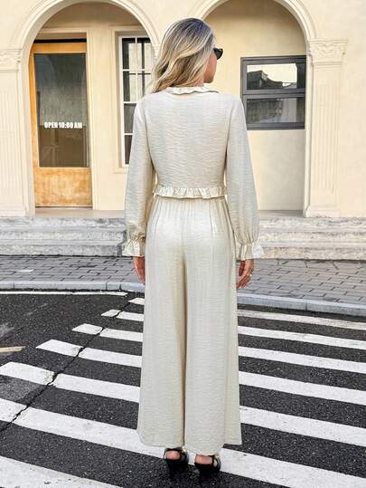 SHEIN Frenchy مجموعة ملابس علوية وبنطلون للنساء بلون أحادي مع كشكشة وياقة على شكل حرف V وأكمام طويلة، قطعتان