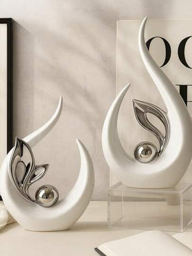 ديكور منزلي أبيض مع ذهبي/فضي، ديكور مكتبي أبيض بطراز حديث وسط عصر الفن الحديث، تمثال خزفي وتحفة فنية انتزاعية كقطعة مركزية لتزيين المكتب والرف، ديكور راتنجي مثالي كهدية لعيد الأم وتزيين الزفاف.
