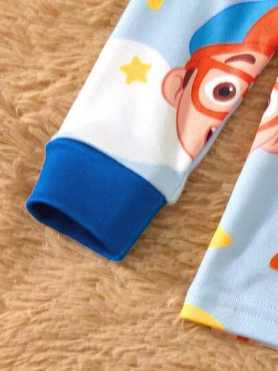 Blippi X SHEIN طقم بيجامة للأولاد مكون من 2 قطعة: ملابس علوية كم طويل بطبعة القمر والسحاب وسروال ضيق مصنوع من الأقمشة المحبوكة