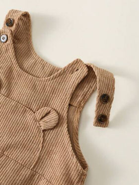 SHEIN قطعتان بنطلون جينز مريح للأطفال الصبيان/البنات بطبعة دب كيوت، كتف منخفض، جيب فضفاض، مناسب للارتداء في الخريف/الشتاء، للداخل والخارج