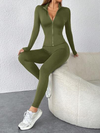 SHEIN PETITE مجموعة رياضية سوداء قطعتين جاكيت مزودة بسحاب وبنطلون ضيق