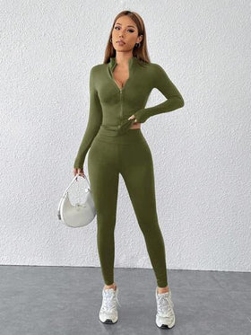 SHEIN PETITE مجموعة رياضية سوداء قطعتين جاكيت مزودة بسحاب وبنطلون ضيق