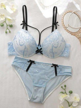 DelicateAllure مجموعة صدرية بالونية مكونة من 2 قطعة، ذات كأس مشكل بسلك داعم، تعزز الإبراز والإثارة، مزينة بتطريز دانتيل ملون بتصميم مكشكش وزهري، مريحة وأنيقة للنساء