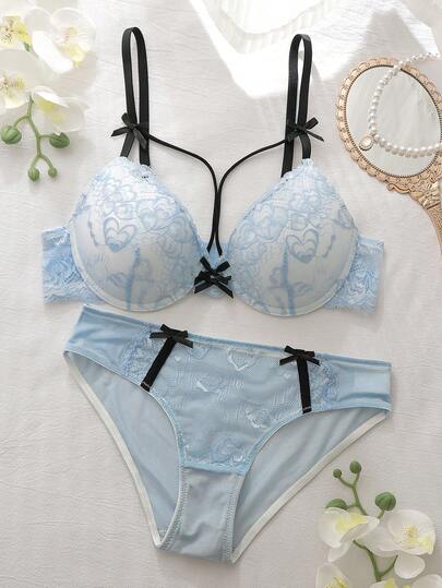 DelicateAllure مجموعة صدرية بالونية مكونة من 2 قطعة، ذات كأس مشكل بسلك داعم، تعزز الإبراز والإثارة، مزينة بتطريز دانتيل ملون بتصميم مكشكش وزهري، مريحة وأنيقة للنساء