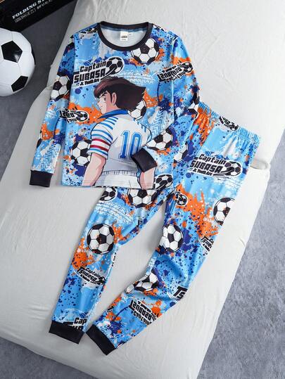 Captain Tsubasa X SHEIN طقم بيجاما مكون من ملابس علوية كم طويل بطبعة لاعب كرة قدم وبنطال للأولاد المراهقين، مريح وكاجوال، قطعتان